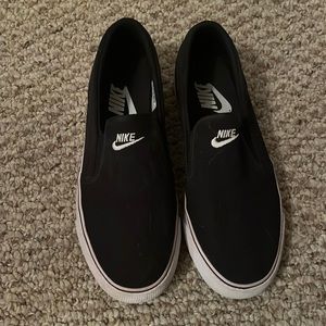 Black Nike slip on shoes